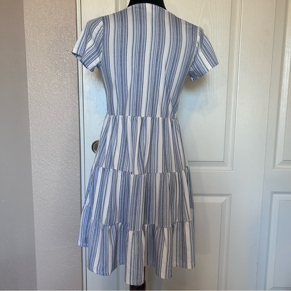 Shyanne‎ White and Blue 3 Tier Ruffle Dress Size Junior XL - Picture 2 of 5